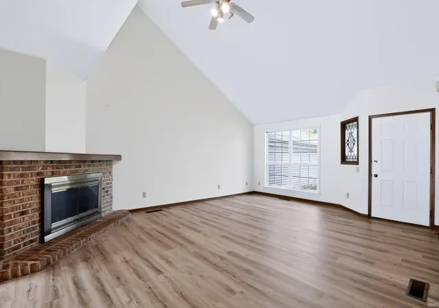 Photo 3 of Sale Pending at 1805 Twin Oaks Ln, Lafayette, IN 47905 | MLS# 202630104 | Listing updated on 2026-08-18