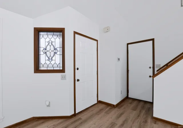 Photo 4 of Sale Pending at 1805 Twin Oaks Ln, Lafayette, IN 47905 | MLS# 202630104 | Listing updated on 2026-08-18