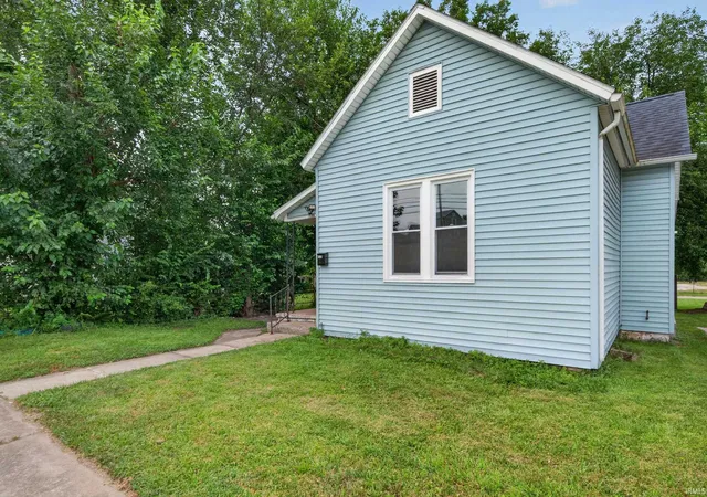 Photo 2 of Manufactured home for sale at 1529 Erie Ave, Logansport, IN 46947 | MLS# 202630130 | Listing updated on 2026-08-18