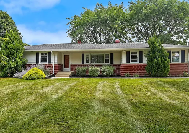 Photo 2 of Manufactured home for sale at 1256 Big Hills Rd, Rochester, IN 46975 | MLS# 202630139 | Listing updated on 2026-09-22