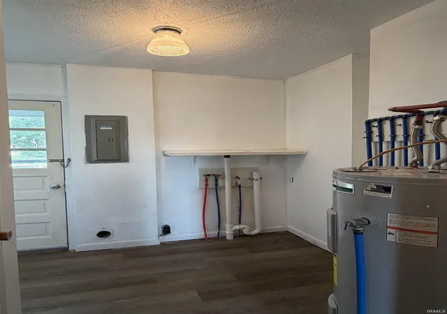 Photo 4 of Manufactured home for sale at 631 E S C St, Gas City, IN 46933 | MLS# 202630140 | Listing updated on 2026-09-08