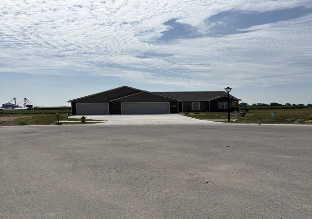 Photo 1 of Manufactured home for sale at 22422 Ametrine Ct, Woodburn, IN 46797 | MLS# 202630150 | Listing updated on 2026-09-27