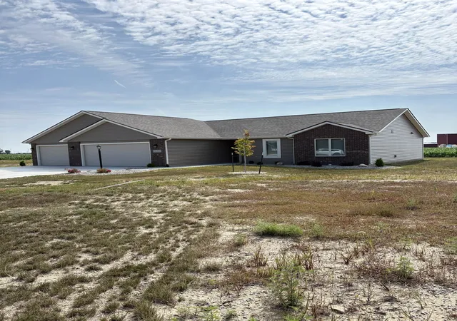 Photo 3 of Manufactured home for sale at 22422 Ametrine Ct, Woodburn, IN 46797 | MLS# 202630150 | Listing updated on 2026-09-27
