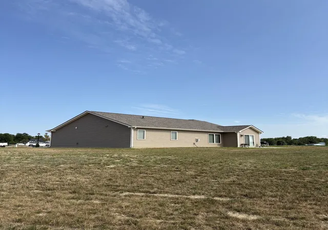 Photo 3 of Manufactured home for sale at 22422 Ametrine Ct, Woodburn, IN 46797 | MLS# 202630150 | Listing updated on 2026-09-27
