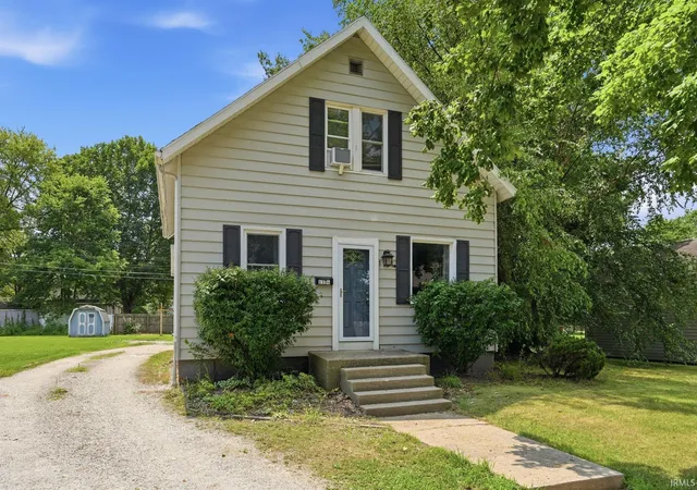 Photo 2 of Manufactured home for sale at 1104 E Ft Wayne St, Warsaw, IN 46580 | MLS# 202630156 | Listing updated on 2026-09-02