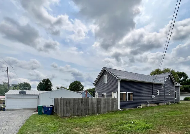 Photo 3 of Manufactured home for sale at 722 N Rush St, Fairmount, IN 46928 | MLS# 202630161 | Listing updated on 2026-10-04