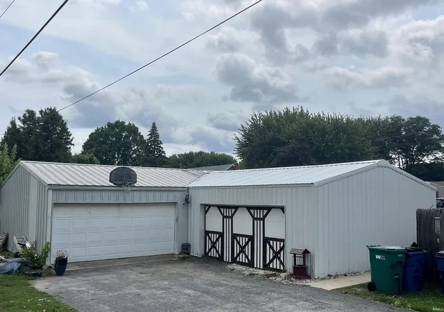 Photo 4 of Manufactured home for sale at 722 N Rush St, Fairmount, IN 46928 | MLS# 202630161 | Listing updated on 2026-10-04