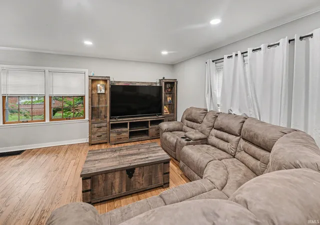 Photo 2 of Manufactured home for sale at 1819 Mckinley Ave, South Bend, IN 46617 | MLS# 202630172 | Listing updated on 2026-07-27