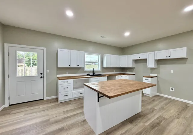 Photo 2 of Manufactured home for sale at 1129 Roosevelt St, Linton, IN 47441 | MLS# 202630189 | Listing updated on 2026-09-09