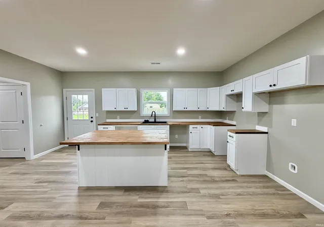 Photo 3 of Manufactured home for sale at 1129 Roosevelt St, Linton, IN 47441 | MLS# 202630189 | Listing updated on 2026-09-09