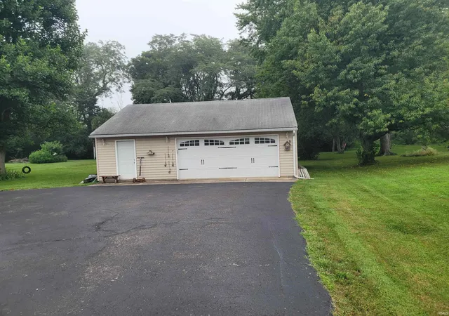 Photo 4 of Sale Pending at 11120 W Sr 32, Yorktown, IN 47396 | MLS# 202630211 | Listing updated on 2026-07-27