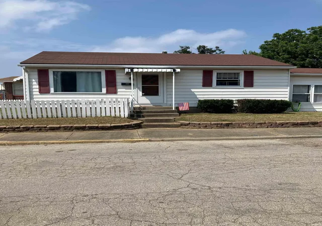 Photo 3 of Sale Pending at 2201 N Fulton Ave, Evansville, IN 47710 | MLS# 202630239 | Listing updated on 2026-07-28