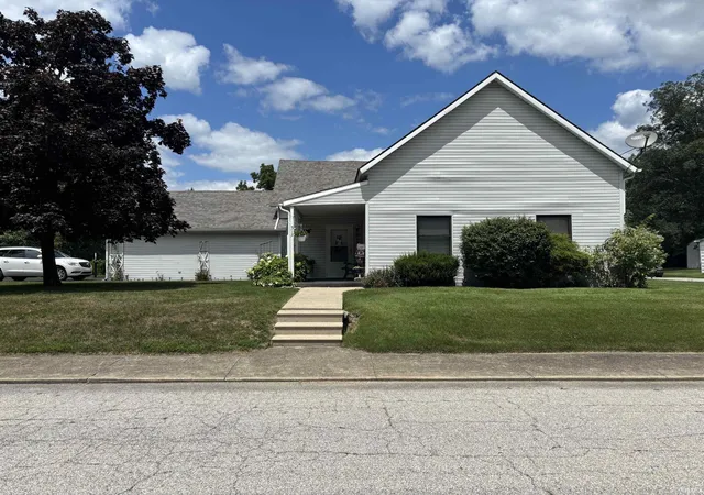 Manufactured home for sale at 515 E Monroe St, Montpelier, IN 47359 | MLS# 202630262