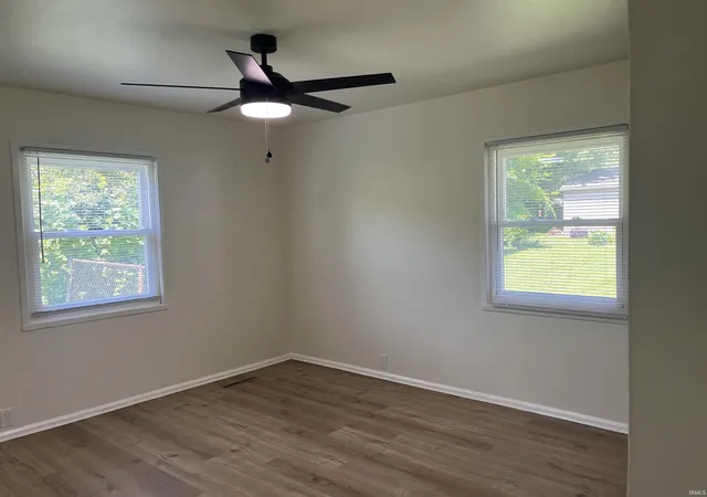 Photo 14 of Sale Pending at 301 Concord Blvd, Evansville, IN 47710 | MLS# 202630266 | Listing updated on 2026-08-28