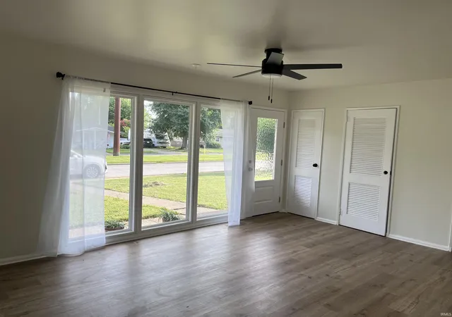 Photo 3 of Sale Pending at 301 Concord Blvd, Evansville, IN 47710 | MLS# 202630266 | Listing updated on 2026-08-28