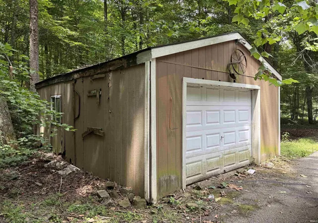 Photo 3 of Manufactured home for sale at 1859 S Orman Ln, Bloomfield, IN 47424 | MLS# 202630279 | Listing updated on 2026-10-06