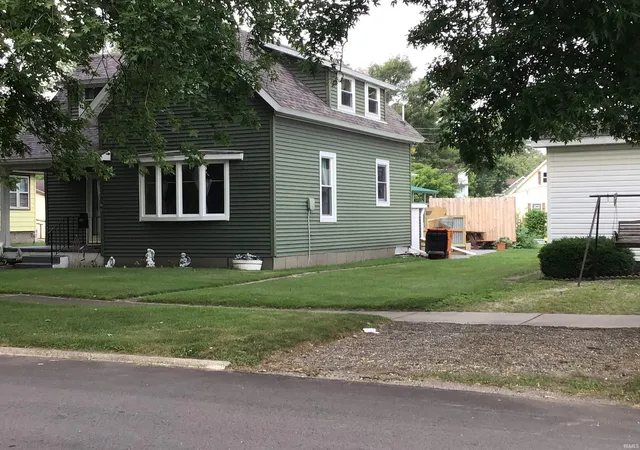 Photo 3 of Manufactured home for sale at 705 N Riverside Dr, Winamac, IN 46996 | MLS# 202630283 | Listing updated on 2026-09-08