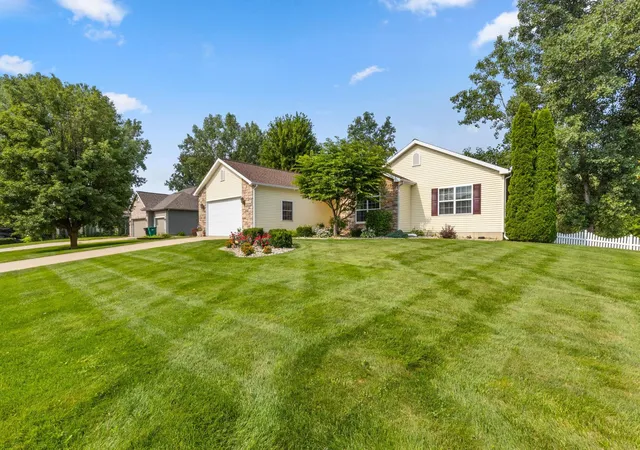 Photo 3 of Manufactured home for sale at 51951 Sandy Ln Dr, Granger, IN 46530 | MLS# 202630314 | Listing updated on 2026-09-06