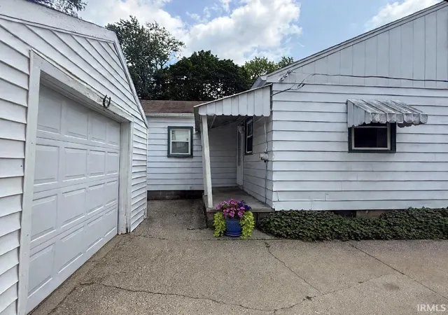 Photo 3 of Sale Pending at 612 Sunset Ave, Elkhart, IN 46514 | MLS# 202630353 | Listing updated on 2026-08-28