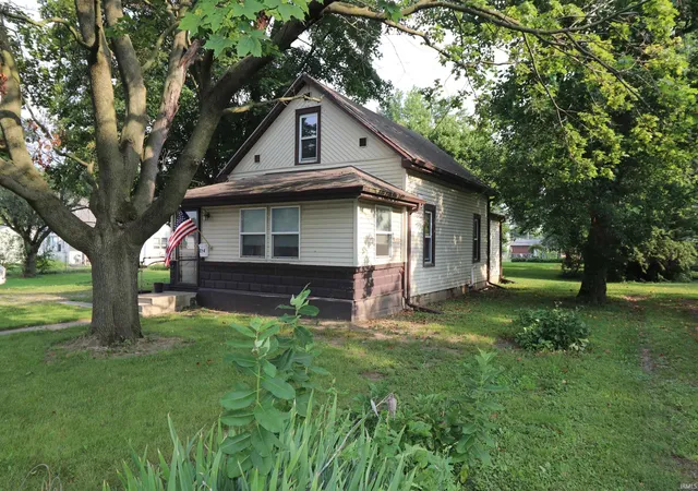 Photo 2 of Sale Pending at 854 Blinn Ave, Frankfort, IN 46041 | MLS# 202630360 | Listing updated on 2026-08-27