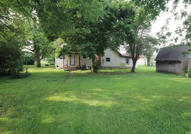 Photo 3 of Sale Pending at 854 Blinn Ave, Frankfort, IN 46041 | MLS# 202630360 | Listing updated on 2026-08-27