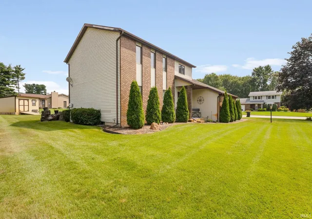 Photo 2 of Manufactured home for sale at 11923 Bergamot Dr, Granger, IN 46530 | MLS# 202630380 | Listing updated on 2026-09-16