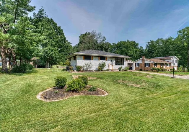 Photo 2 of Sale Pending at 7701 Bartels Rd, Evansville, IN 47710 | MLS# 202630382 | Listing updated on 2026-08-20