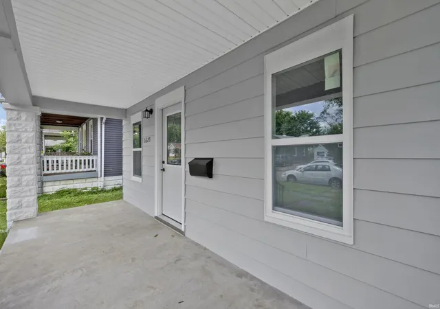 Photo 4 of Sale Pending at 1625 E Indiana St, Evansville, IN 47711 | MLS# 202630393 | Listing updated on 2026-08-24