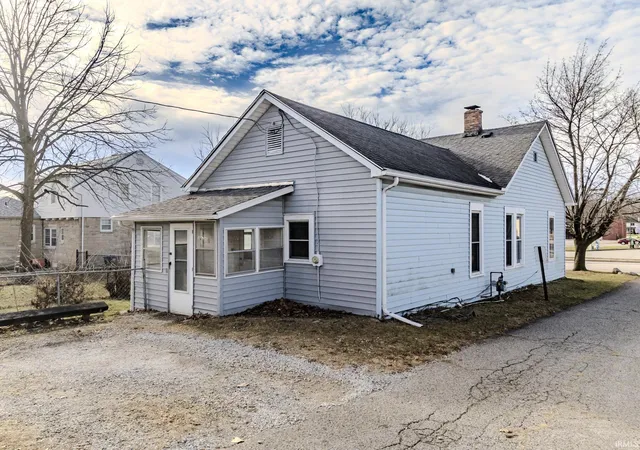 Photo 3 of Manufactured home for sale at 415 S Buffalo St, Warsaw, IN 46580 | MLS# 202630400 | Listing updated on 2026-09-25