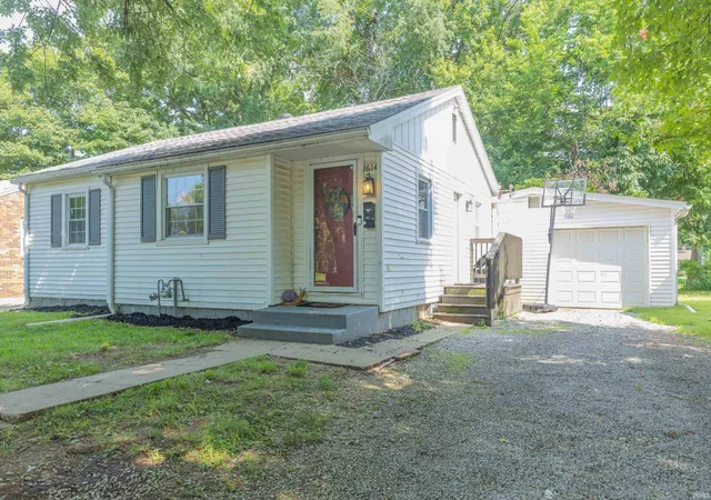 Photo 2 of Sale Pending at 1614 Conlin Ave, Evansville, IN 47714 | MLS# 202630425 | Listing updated on 2026-08-31
