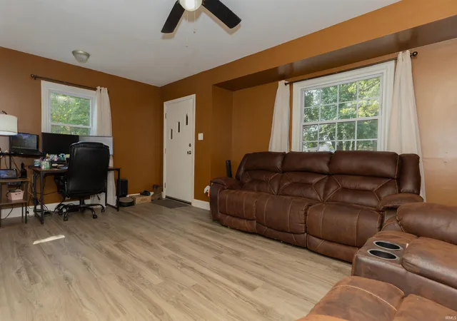 Photo 3 of Sale Pending at 1614 Conlin Ave, Evansville, IN 47714 | MLS# 202630425 | Listing updated on 2026-08-31