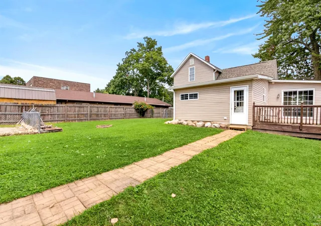 Photo 3 of Manufactured home for sale at 574 Washington St, Wabash, IN 46992 | MLS# 202630426 | Listing updated on 2026-09-10