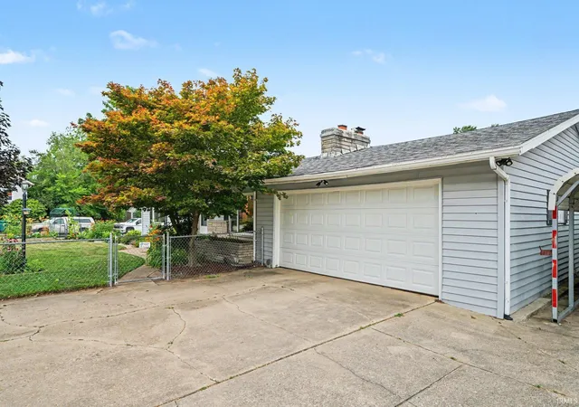 Photo 3 of Sale Pending at 2720 Ewing Ave, Mishawaka, IN 46544 | MLS# 202630429 | Listing updated on 2026-08-03