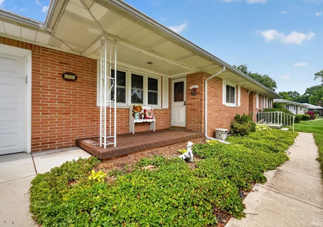 Photo 3 of Manufactured home for sale at 2120 Crestview Ct, Lafayette, IN 47905 | MLS# 202630455 | Listing updated on 2026-09-22