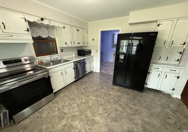 Photo 3 of Manufactured home for sale at 1420 Dewolf St, Vincennes, IN 47591 | MLS# 202630461 | Listing updated on 2026-09-09