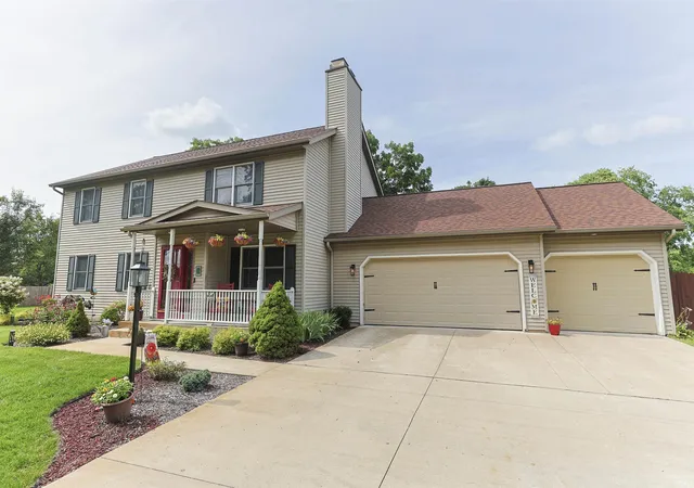 Photo 1 of Manufactured home for sale at 10333 Dunn Rd, Osceola, IN 46561 | MLS# 202630477 | Listing updated on 2026-09-04