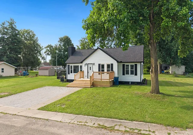 Photo 3 of Sale Pending at 1009 W Monroe St, Plymouth, IN 46563 | MLS# 202630478 | Listing updated on 2026-08-20