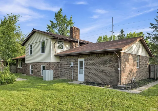 Photo 3 of Manufactured home for sale at 201 Cumberland Ave, West Lafayette, IN 47906 | MLS# 202630483 | Listing updated on 2026-08-03
