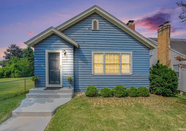 Photo 1 of Sale Pending at 1949 Beverly Pl, South Bend, IN 46616 | MLS# 202630499 | Listing updated on 2026-09-12