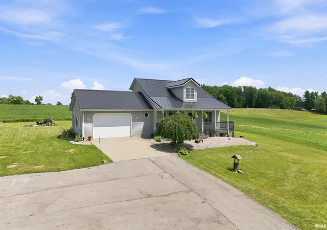 Photo 2 of Sale Pending at 301 S 400 West, Columbia City, IN 46725 | MLS# 202630522 | Listing updated on 2026-09-01