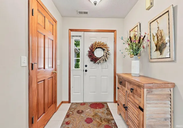 Photo 3 of Sale Pending at 10928 Still Holw Run, Fort Wayne, IN 46818 | MLS# 202630548 | Listing updated on 2026-08-24