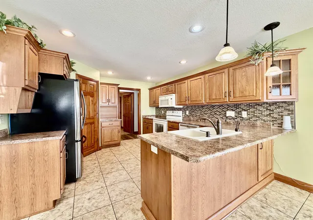 Photo 3 of Condo for sale at 11128 Lavista Pl, Fort Wayne, IN 46845 | MLS# 202630594 | Listing updated on 2026-09-30