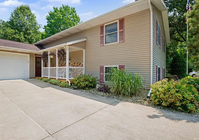 Photo 4 of Sale Pending at 52824 County Rd 15, Elkhart, IN 46514 | MLS# 202630609 | Listing updated on 2026-09-15