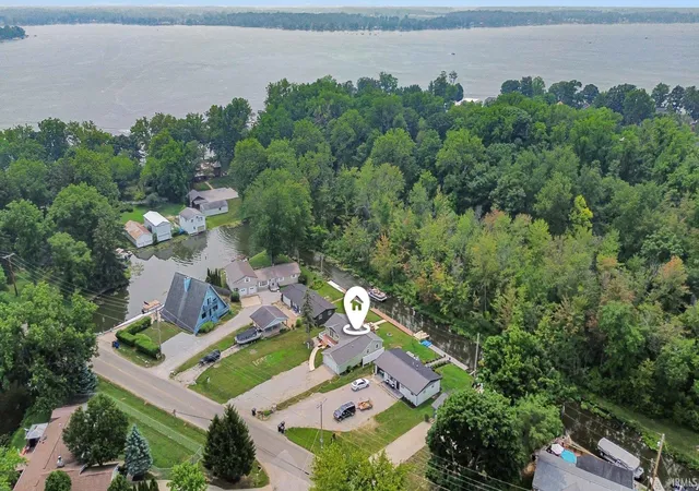 Photo 3 of Sale Pending at 11397 Ne Wawasee Dr, Syracuse, IN 46567 | MLS# 202630620 | Listing updated on 2026-08-30