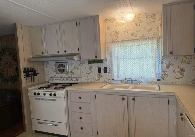 Photo 4 of Manufactured home for sale at 4363 N Private Rd 1195 E, Loogootee, IN 47553 | MLS# 202630627 | Listing updated on 2026-09-14