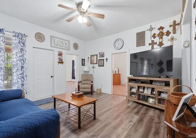 Photo 3 of Manufactured home for sale at 414 W 6th Street, Mount Carmel, IL 62863 | MLS# 202630629 | Listing updated on 2026-07-30