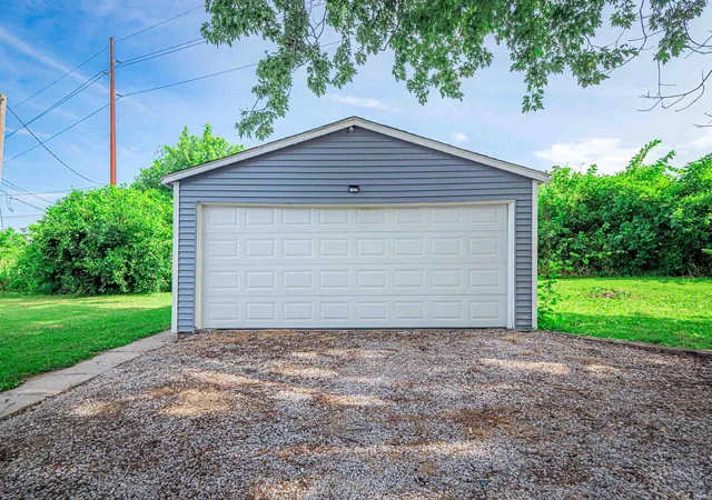 Photo 5 of Manufactured home for sale at 3133 Austin Ave, Evansville, IN 47712 | MLS# 202630636 | Listing updated on 2026-08-20
