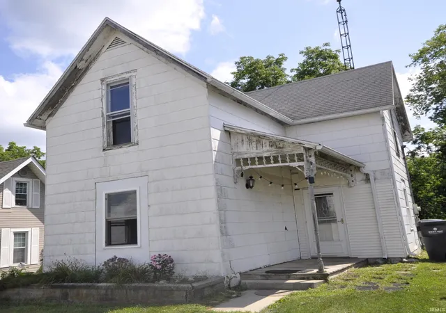 Manufactured home for sale at 104 N Plum St, Farmland, IN 47340 | MLS# 202630638