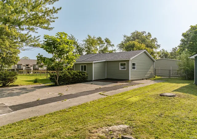 Photo 3 of Sale Pending at 2420 N Macedonia Ave, Muncie, IN 47303 | MLS# 202630646 | Listing updated on 2026-09-03