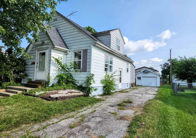 Photo 2 of Sale Pending at 3812 Eastway Dr, Fort Wayne, IN 46806 | MLS# 202630674 | Listing updated on 2026-09-18